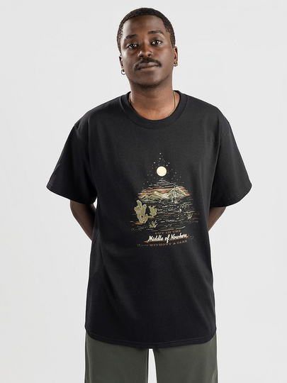 Dravus Middle Of Nowwhere T-Shirt musta
