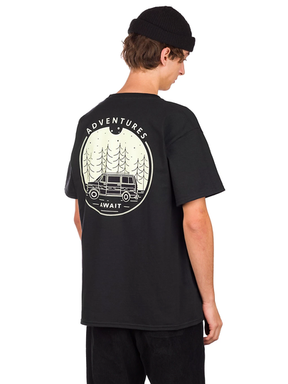 Dravus Adventures Await T-Shirt musta